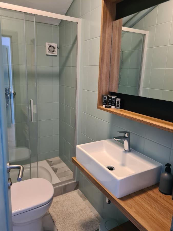Apartment & Rooms Roza ペロイ 部屋 写真