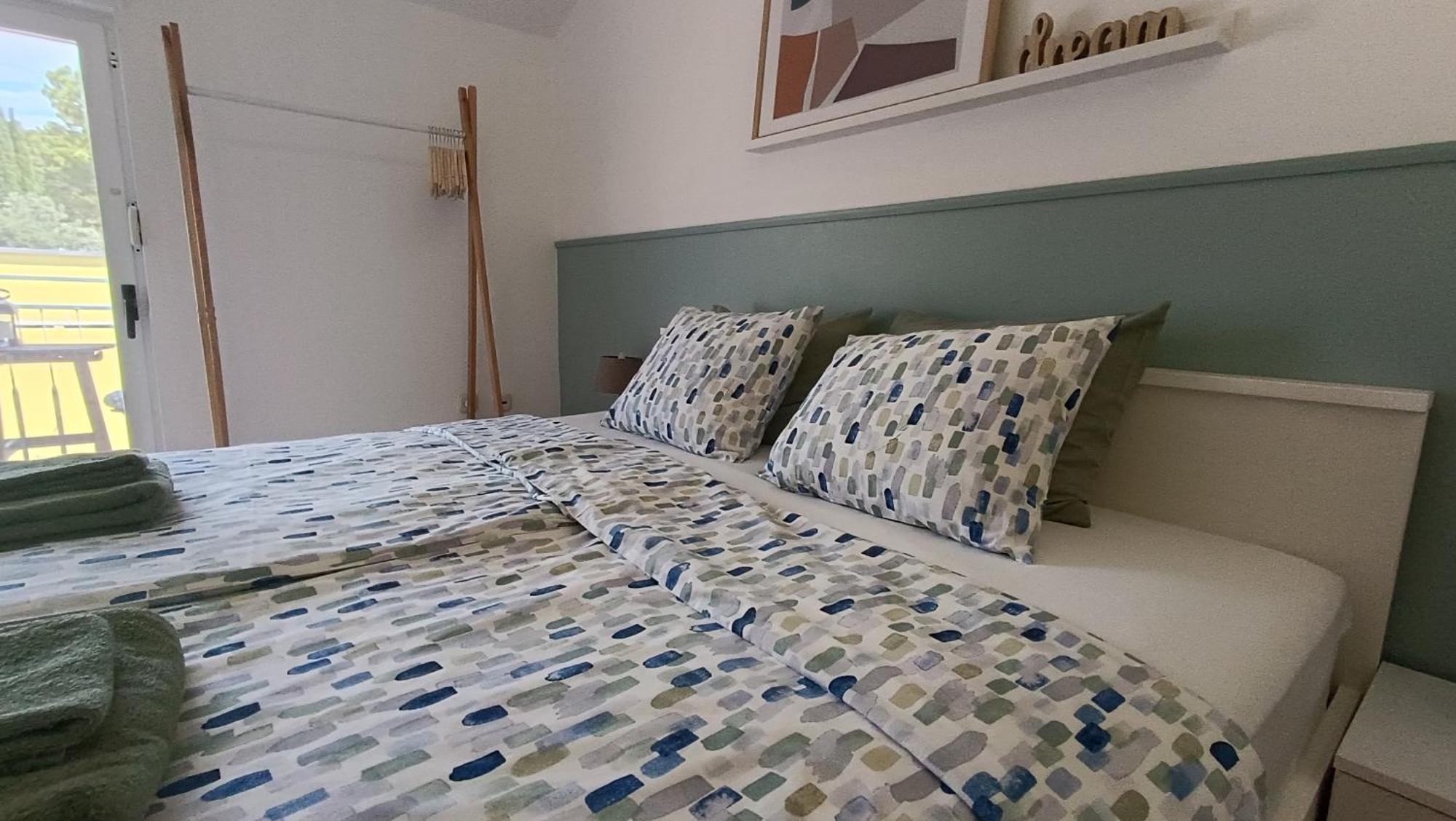 Apartment & Rooms Roza ペロイ 部屋 写真