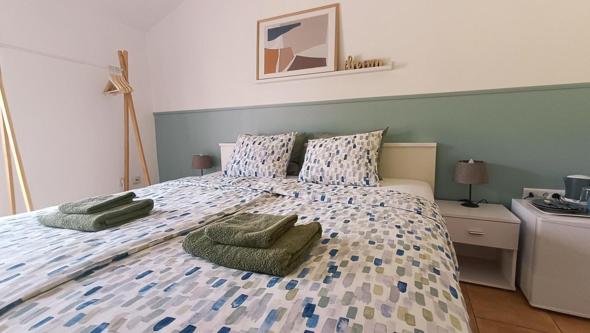 Apartment & Rooms Roza ペロイ 部屋 写真
