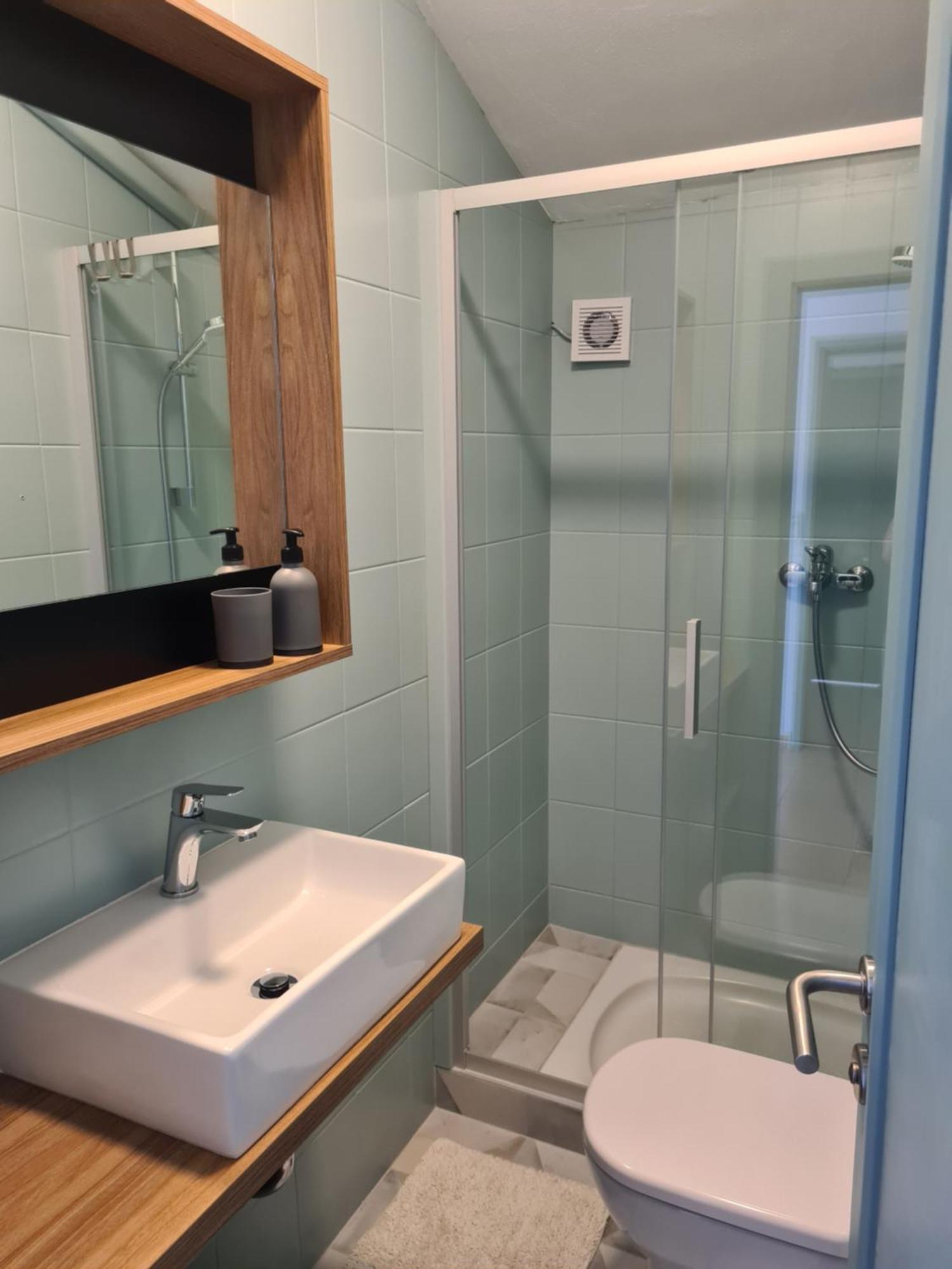 Apartment & Rooms Roza ペロイ 部屋 写真